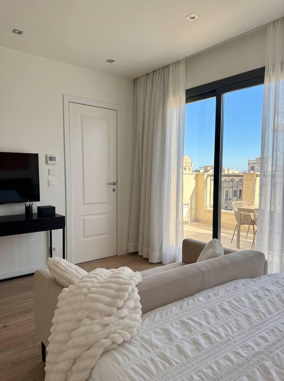 Room opening onto the terrace